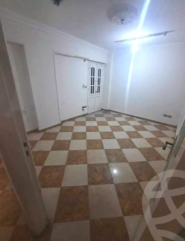 https://aqarmap.com.eg/ar/listing/6893768-for-sale-cairo-helwan-helwan-el-sharkeya-khesro-basha-st
