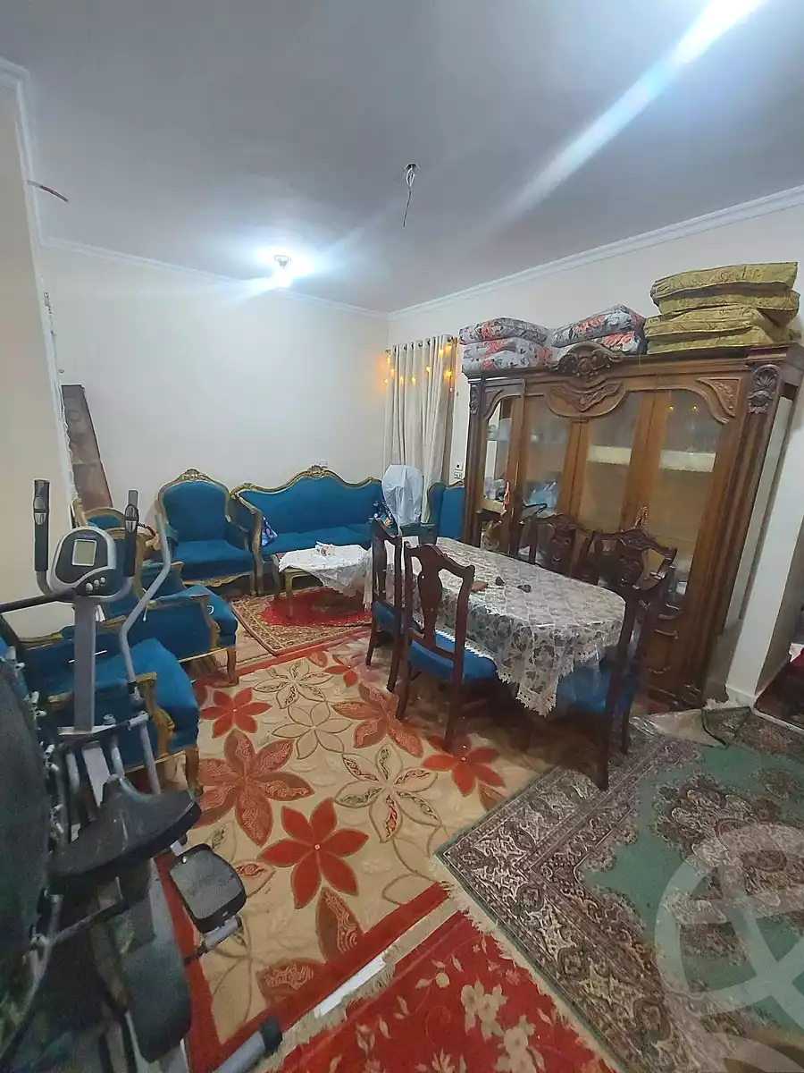 https://aqarmap.com.eg/ar/listing/6894463-for-sale-cairo-helwan-el-shareaa-el-sharby-st
