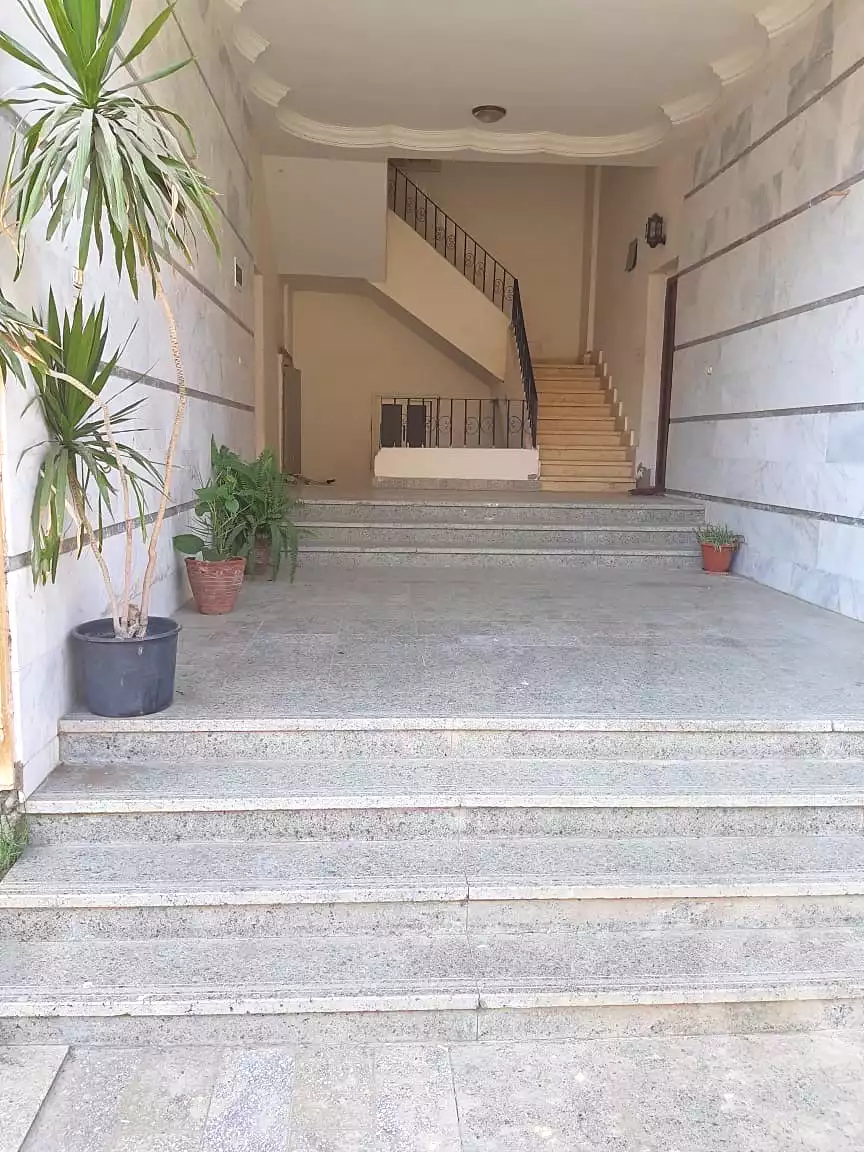 https://aqarmap.com.eg/ar/listing/6895561-for-sale-cairo-new-cairo-first-settlement-neighbourhood-5-el-shaheed-islam-raafat-st