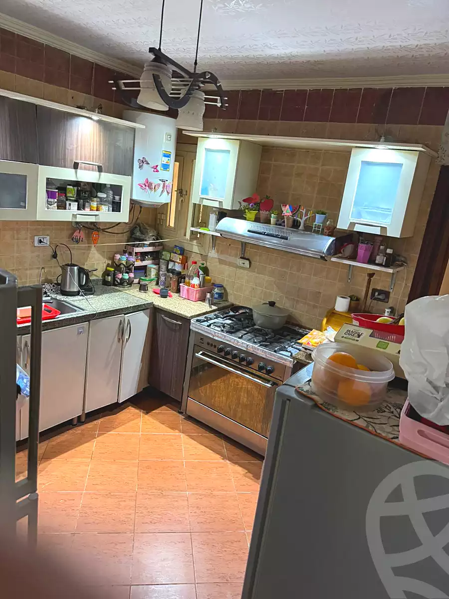 https://aqarmap.com.eg/ar/listing/6895780-for-sale-cairo-6th-of-october-el-ahyaa-neighborhood-2nd-divided-from-al-kafrawei-st