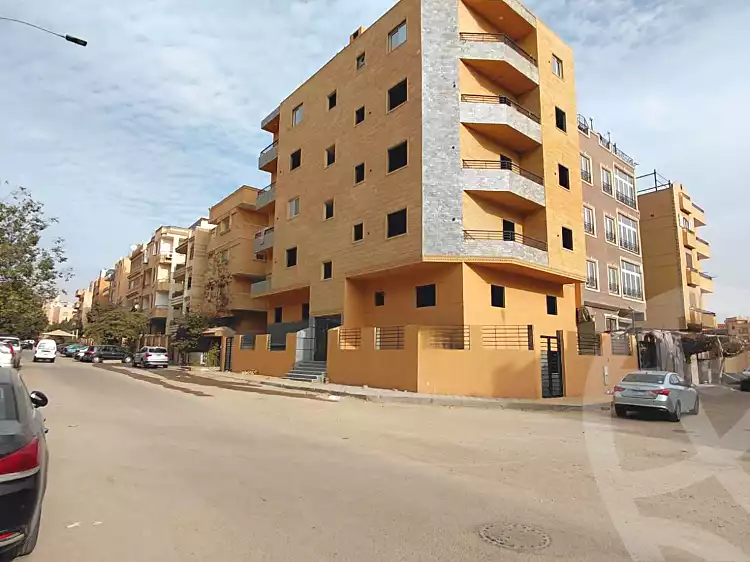 https://aqarmap.com.eg/ar/listing/6895802-for-sale-cairo-6th-of-october-el-ahyaa-neighborhood-5th-street-2