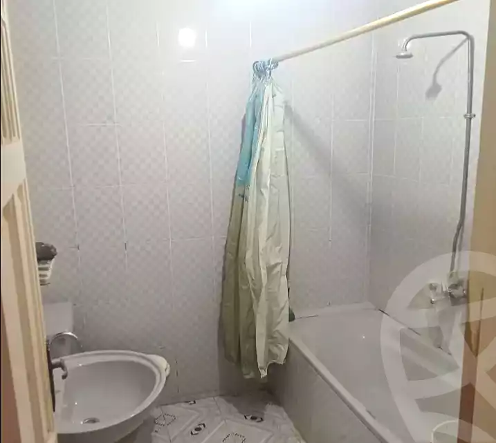 https://aqarmap.com.eg/ar/listing/6896860-for-sale-alexandria-al-agamy-bw-ywsf-el-forn-st