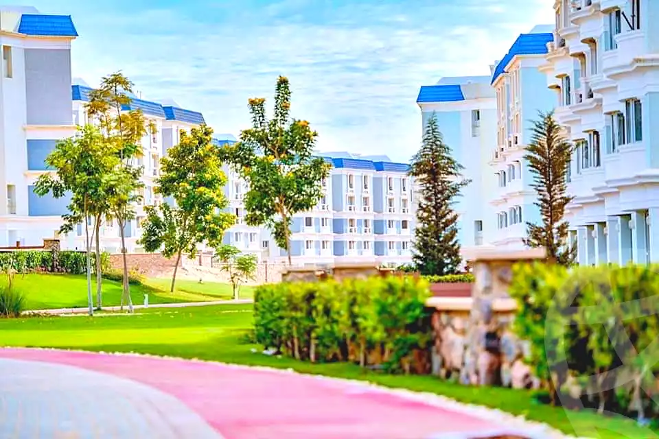 https://aqarmap.com.eg/en/listing/6899087-for-sale-cairo-new-cairo-compounds-mountain-view-hyde-park