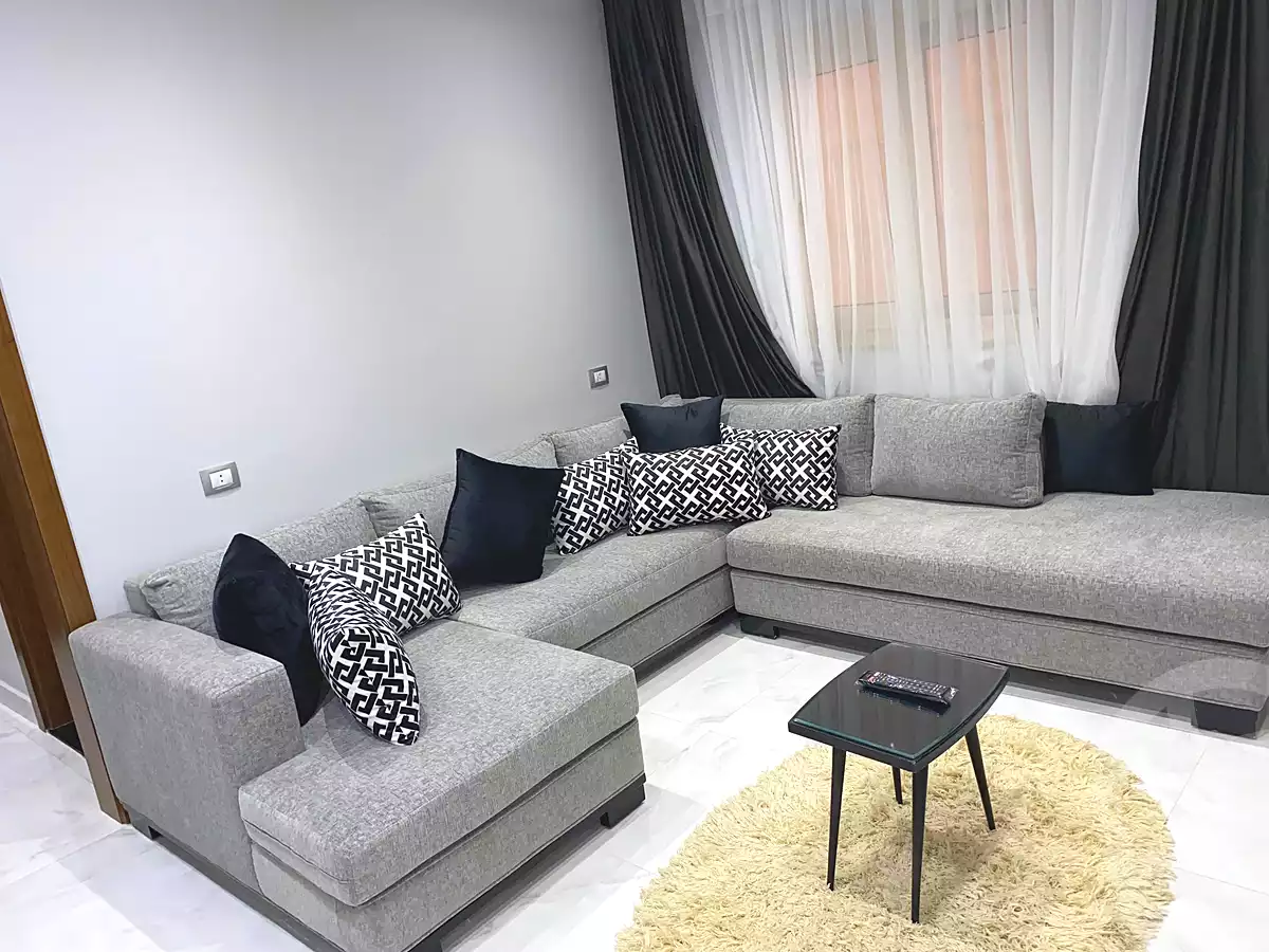 https://aqarmap.com.eg/ar/listing/6899811-for-sale-cairo-el-sheikh-zayed-city-el-hay-elthamen-lml