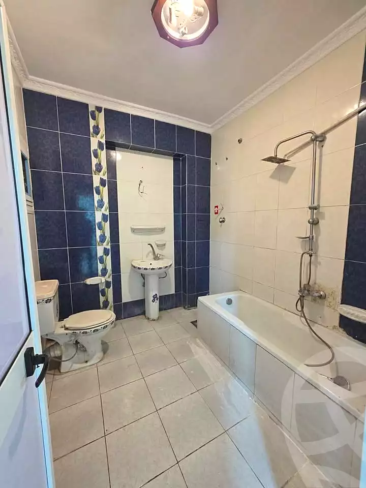 https://aqarmap.com.eg/ar/listing/6900451-for-sale-alexandria-sydy-bshr-sydy-bshr-bhry-gamal-abd-el-nasir-st