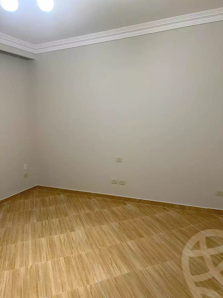 https://aqarmap.com.eg/ar/listing/6901611-for-rent-cairo-6th-of-october-el-hay-el-motamyz-el-motamayez-neighborhood-abd-el-moneim-riad-st