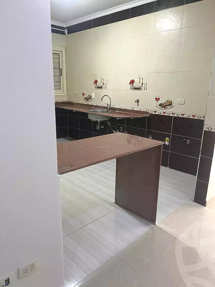 https://aqarmap.com.eg/ar/listing/6901611-for-rent-cairo-6th-of-october-el-hay-el-motamyz-el-motamayez-neighborhood-abd-el-moneim-riad-st