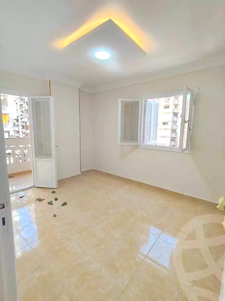 https://aqarmap.com.eg/ar/listing/6907414-for-sale-alexandria-sydy-bshr-sydy-bshr-bhry