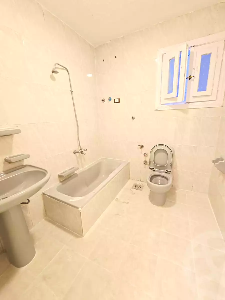 https://aqarmap.com.eg/ar/listing/6907823-for-sale-alexandria-al-agamy-shataa-el-nakheel