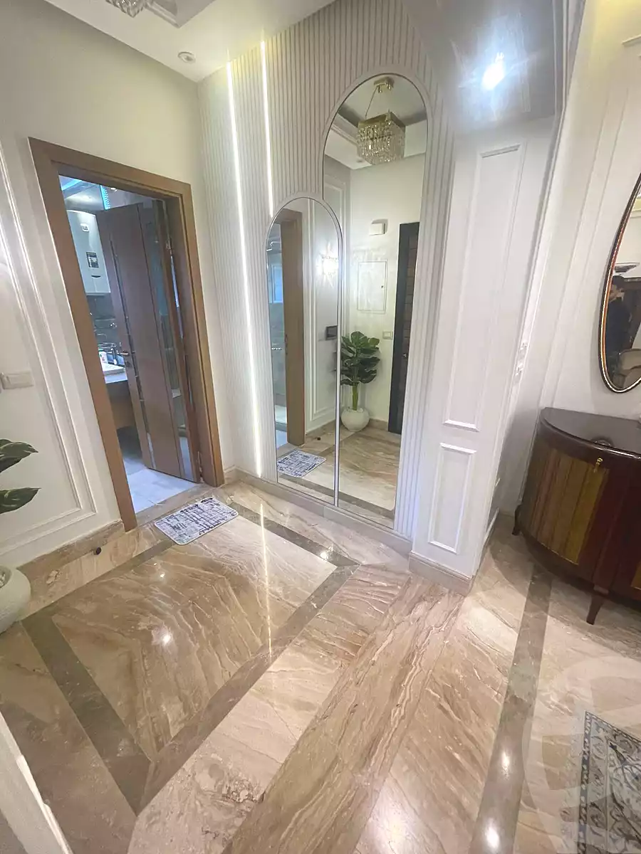 https://aqarmap.com.eg/ar/listing/6907989-for-sale-cairo-new-cairo-el-ahyaa-first-neighborhood-street-1