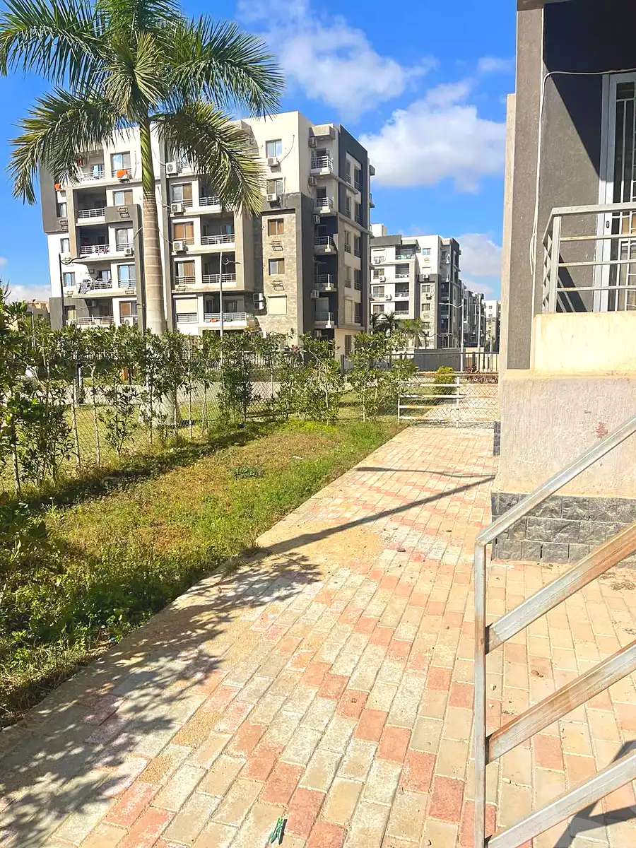 https://aqarmap.com.eg/en/listing/6908091-for-sale-cairo-el-sheikh-zayed-city-compounds-jn-1
