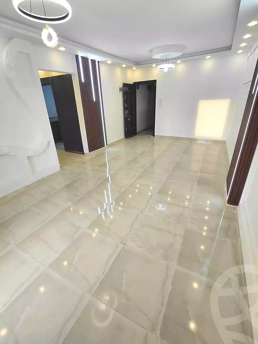 https://aqarmap.com.eg/ar/listing/6908884-for-sale-alexandria-miami-shr-jml-bd-lnsr
