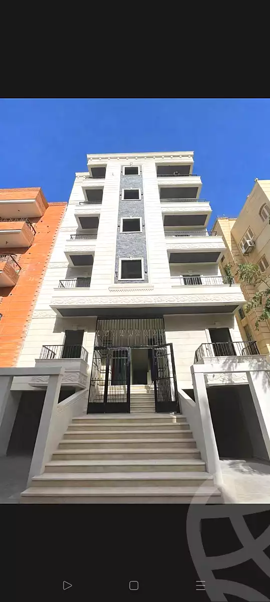 https://aqarmap.com.eg/en/listing/6909579-for-sale-cairo-6th-of-october-el-ahyaa-neighborhood-2nd-divided-from-al-kafrawei-st