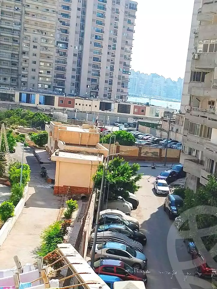 https://aqarmap.com.eg/ar/listing/6909799-for-sale-alexandria-el-asafra-l-sfr-bhry