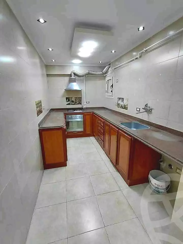 https://aqarmap.com.eg/ar/listing/6909845-for-sale-alexandria-sydy-bshr-sydy-bshr-bhry-gamal-abd-el-nasir-st