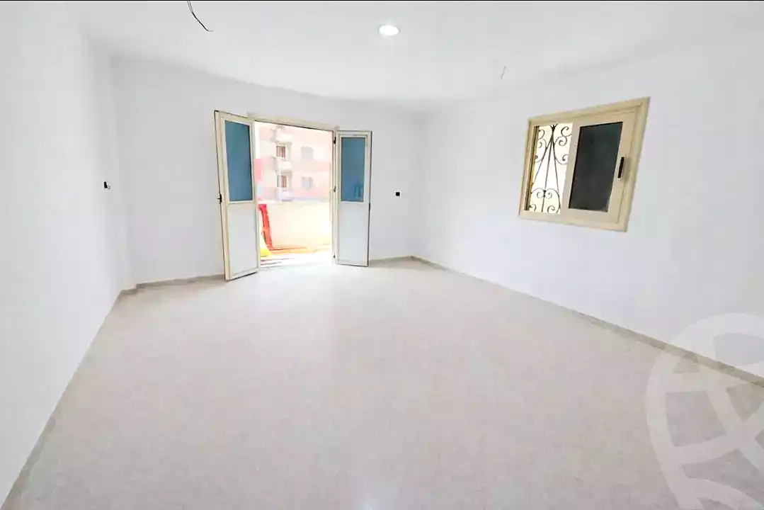 https://aqarmap.com.eg/ar/listing/6910575-for-sale-alexandria-sydy-bshr-sydy-bshr-bhry-shr-mhmwd-l-yswy