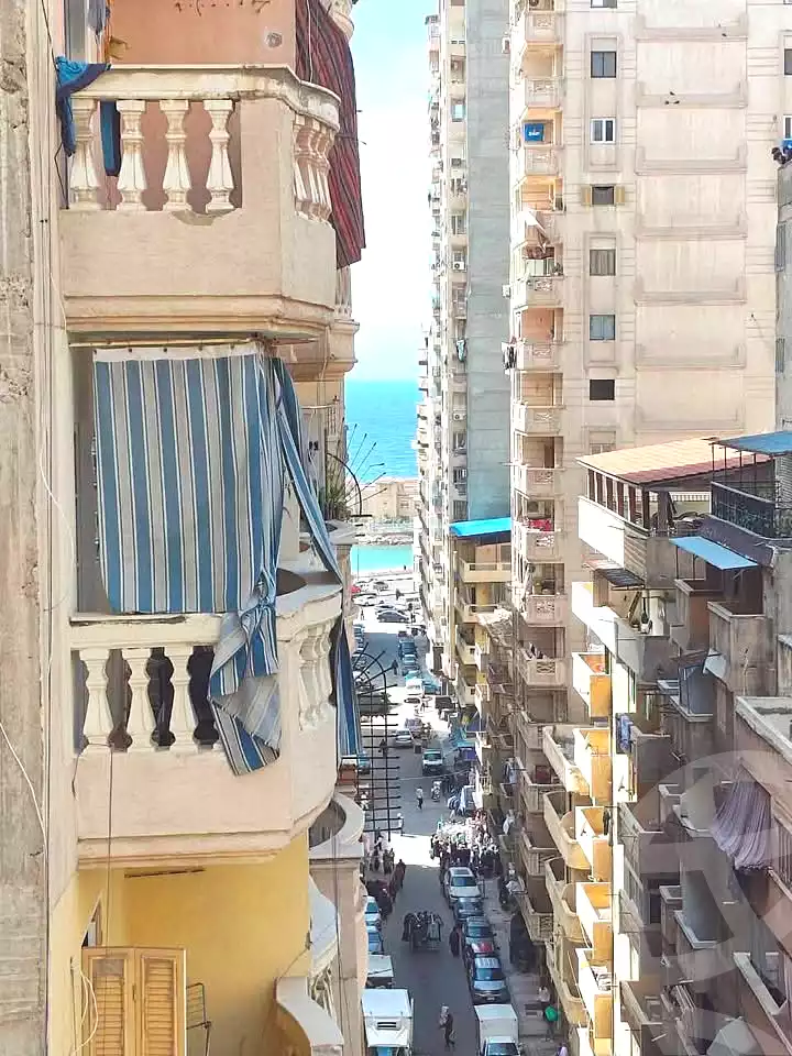 https://aqarmap.com.eg/ar/listing/6910989-for-sale-alexandria-sydy-bshr-sydy-bshr-bhry-shr-mhmwd-l-yswy