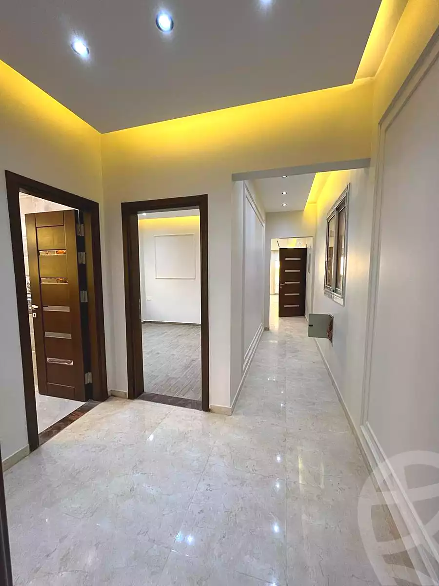 https://aqarmap.com.eg/ar/listing/6913181-for-sale-cairo-el-sheikh-zayed-city-compounds-kmbwnd-fyldj-wyst-dr-llttwyr