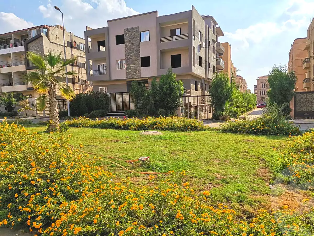 https://aqarmap.com.eg/ar/listing/6913181-for-sale-cairo-el-sheikh-zayed-city-compounds-kmbwnd-fyldj-wyst-dr-llttwyr
