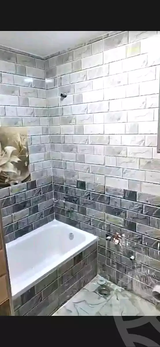 https://aqarmap.com.eg/en/listing/6913958-for-sale-qalyubia-shubra-el-khaima-byjm-el-galaa-st
