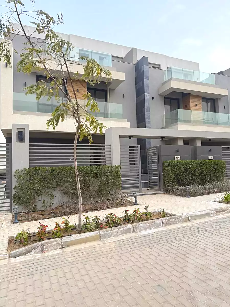 https://aqarmap.com.eg/ar/listing/6915238-for-sale-cairo-new-cairo-compounds-hyde-park-cluster-1-hyde-park