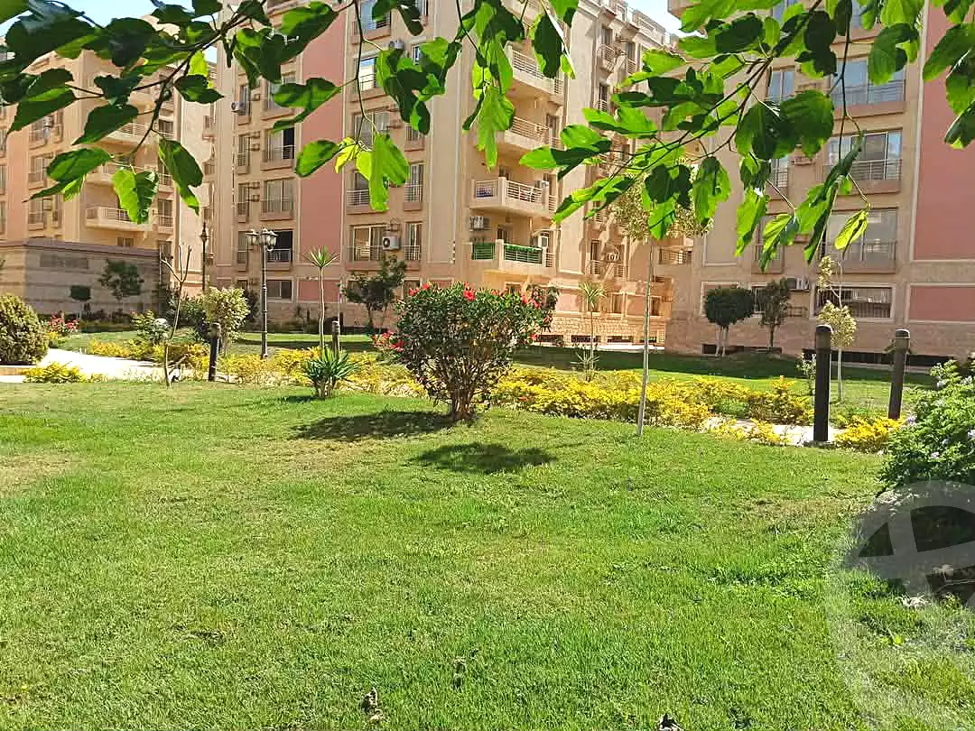 https://aqarmap.com.eg/en/listing/6917133-for-sale-cairo-new-cairo-compounds-zohour-life-compound-2