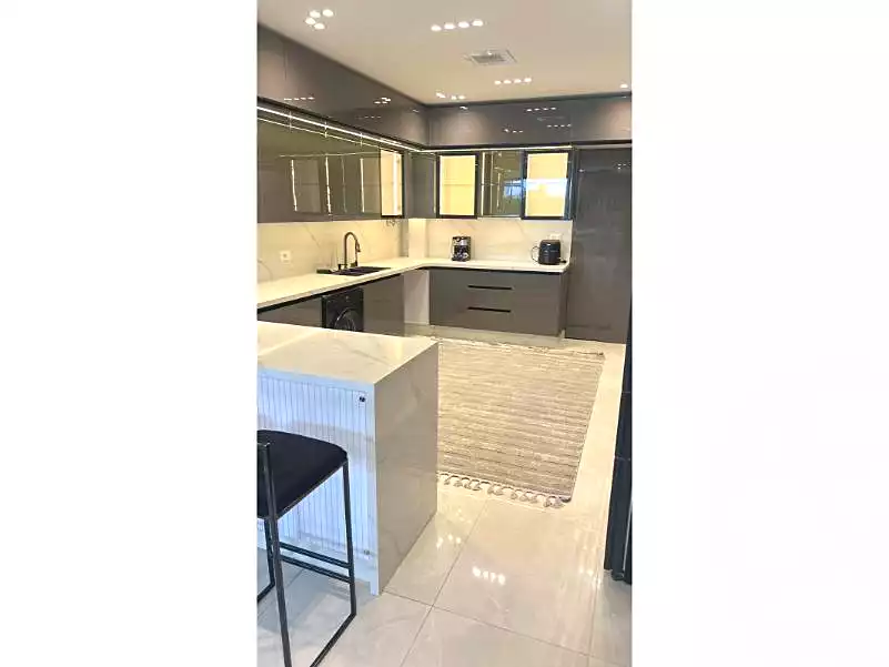 https://aqarmap.com.eg/en/listing/6919547-for-rent-cairo-new-cairo-compounds-lakeview-residence