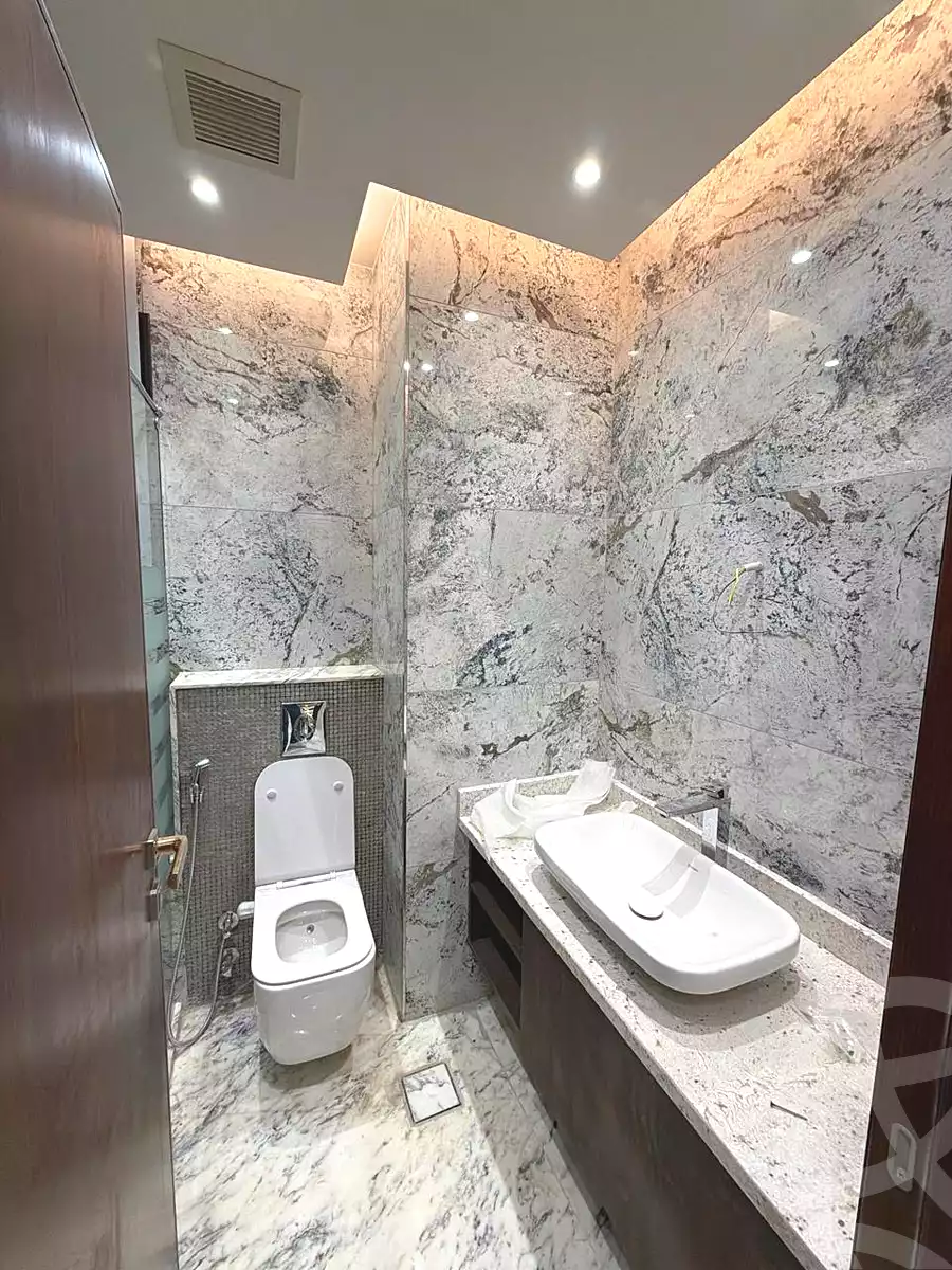 https://aqarmap.com.eg/ar/listing/6922185-for-rent-cairo-new-cairo-compounds-mivida-mivida-parcel