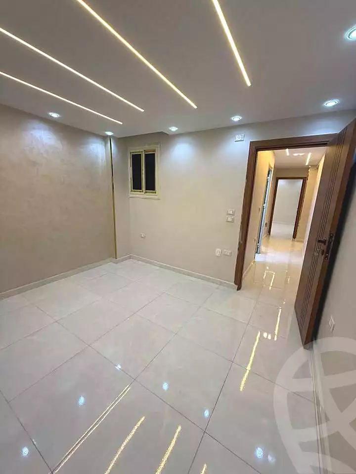 https://aqarmap.com.eg/ar/listing/6924231-for-sale-cairo-el-haram-el-lebeny-soltan-khattab-st