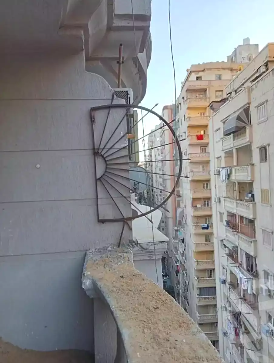 https://aqarmap.com.eg/ar/listing/6925014-for-sale-alexandria-sydy-bshr-sydy-bshr-bhry-khalil-hamada-st