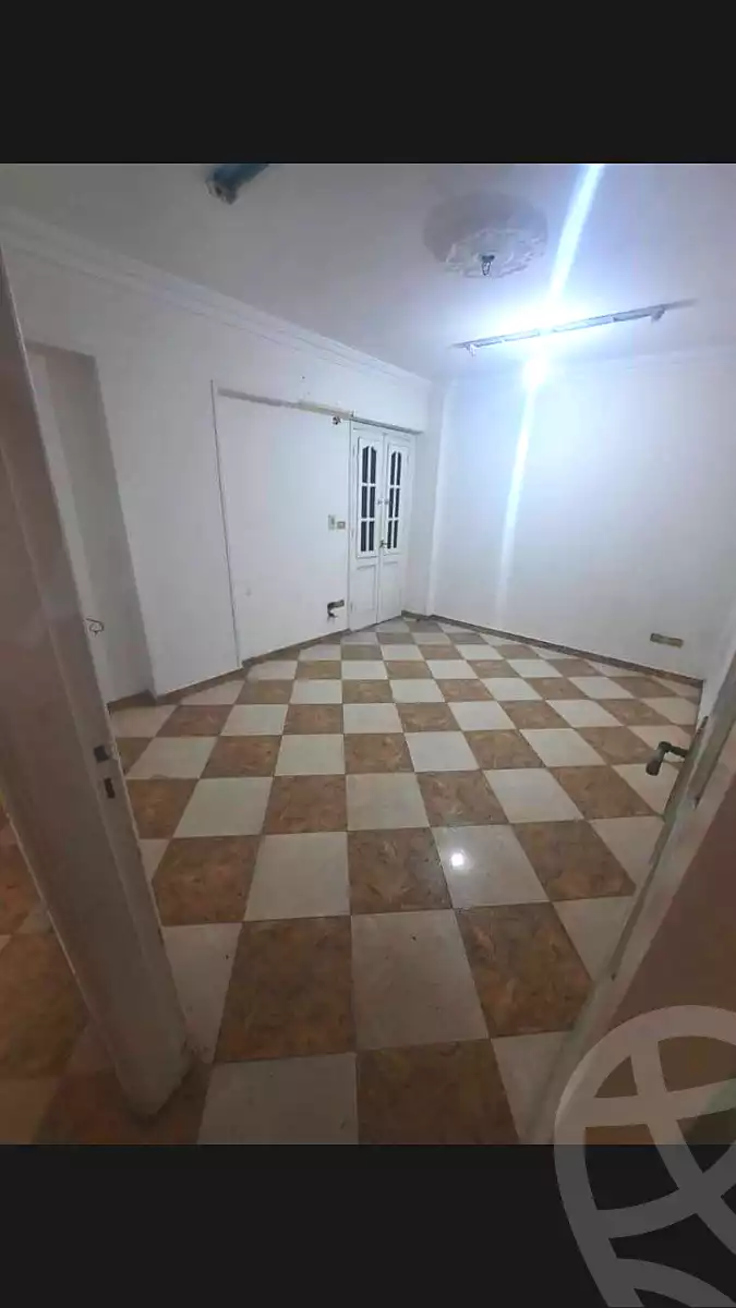 https://aqarmap.com.eg/en/listing/6925063-for-sale-cairo-helwan-helwan-el-sharkeya-khesro-basha-st