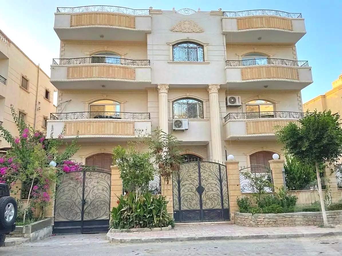 https://aqarmap.com.eg/ar/listing/6925997-for-sale-cairo-el-sheikh-zayed-city-el-hay-el-hady-ashaer-area-1-street-16
