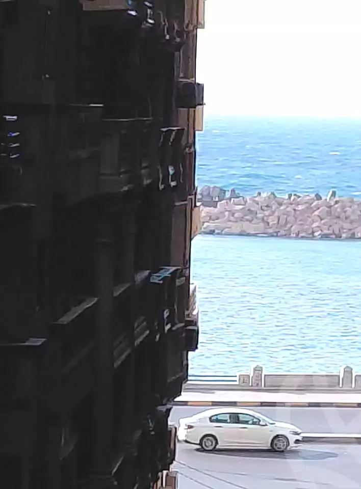 https://aqarmap.com.eg/ar/listing/6927677-for-sale-alexandria-sydy-bshr-sydy-bshr-bhry-shr-khld-bn-lwlyd