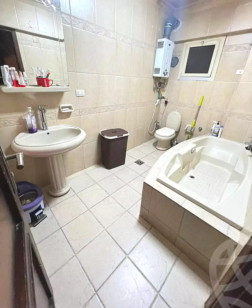 https://aqarmap.com.eg/en/listing/6929608-for-sale-cairo-helwan-helwan-el-sharkeya-heidar-st