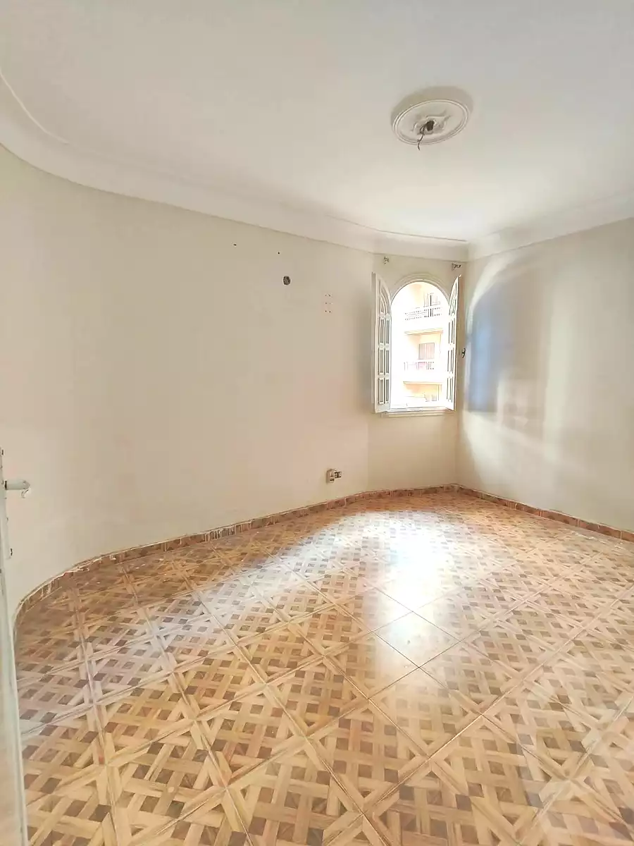 https://aqarmap.com.eg/ar/listing/6929876-for-sale-alexandria-miami-kaad-assrab-al-bhar-st