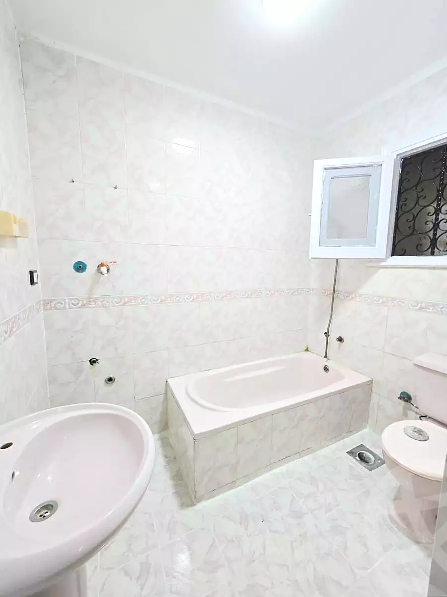 https://aqarmap.com.eg/ar/listing/6931045-for-sale-alexandria-al-agamy-shataa-el-nakheel