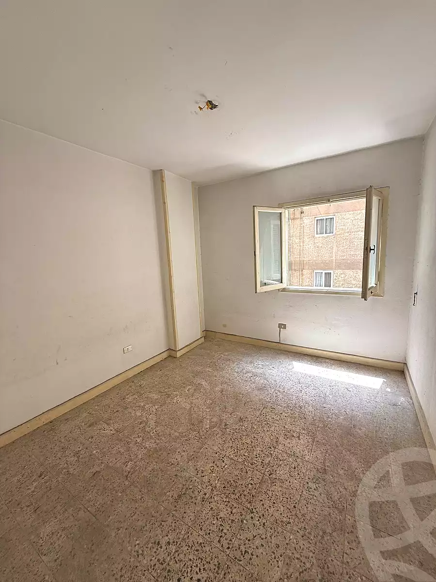 https://aqarmap.com.eg/ar/listing/6932307-for-sale-alexandria-sydy-bshr-sydy-bshr-bhry-street-15