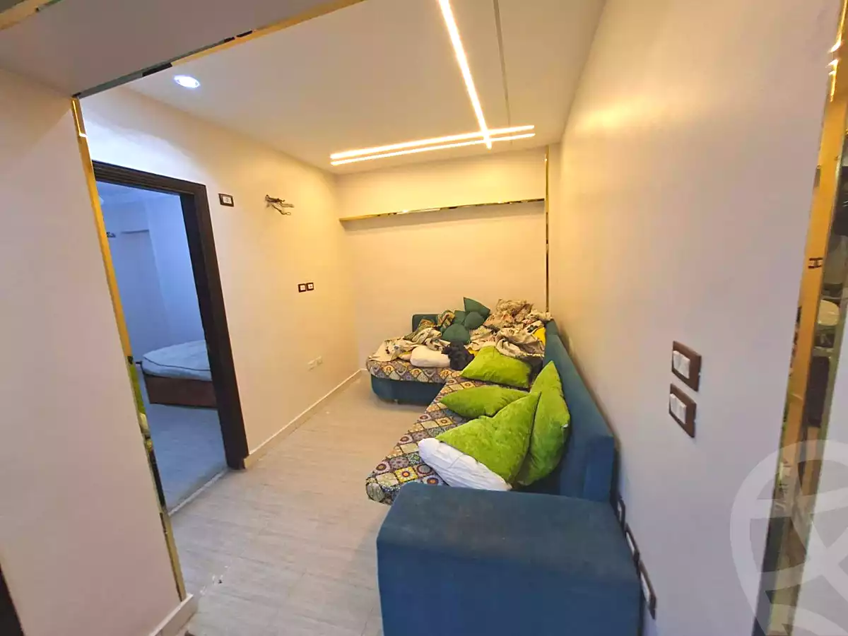 https://aqarmap.com.eg/ar/listing/6925663-for-sale-cairo-helwan-helwan-el-sharkeya-mostafa-safwat-st