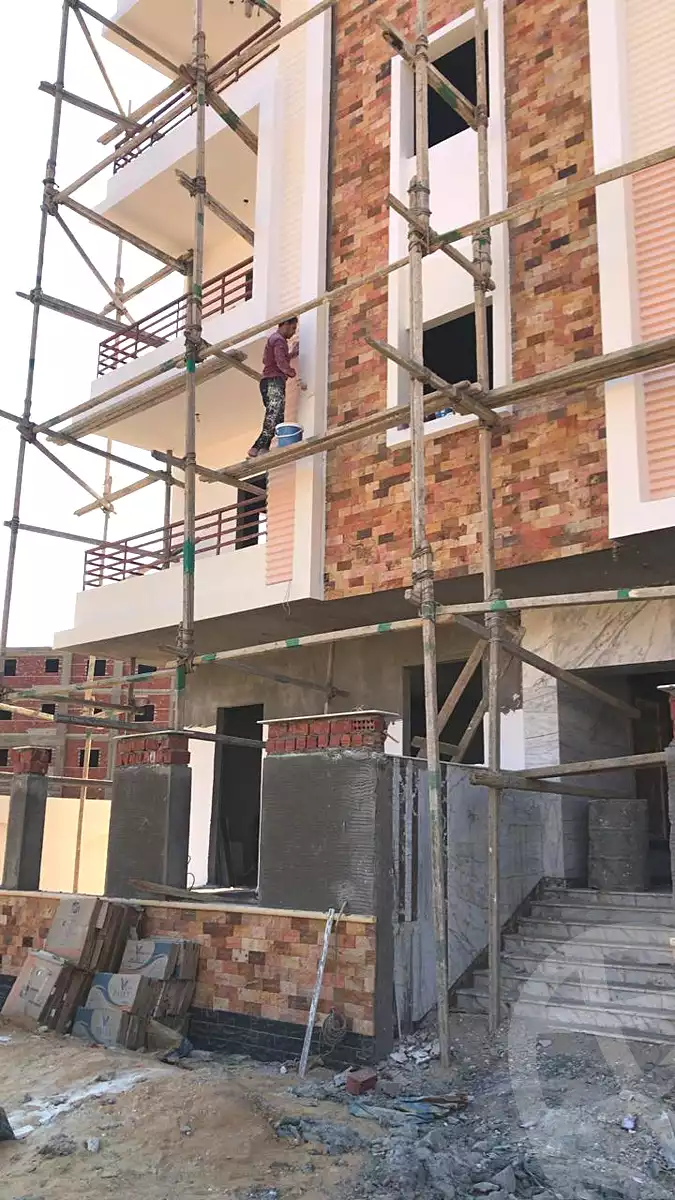 https://aqarmap.com.eg/ar/listing/6934399-for-sale-cairo-new-cairo-bait-el-watan-south-suez-road-el-hay-el-takmely