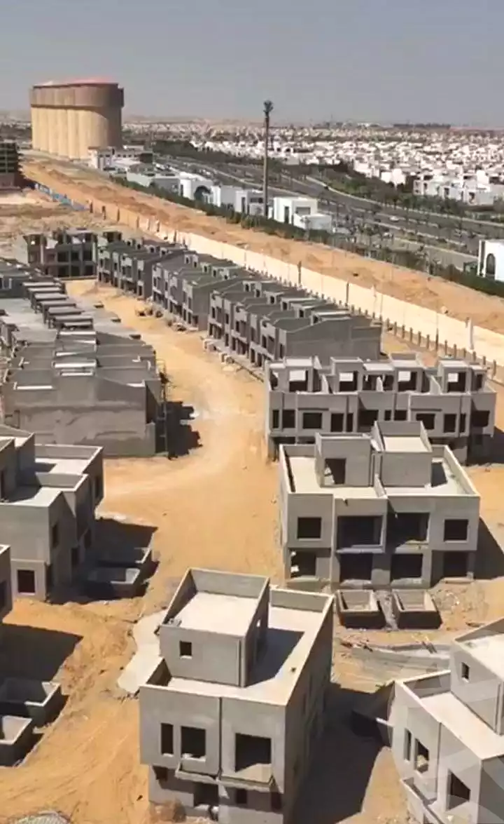 https://aqarmap.com.eg/ar/listing/6934924-for-sale-cairo-new-cairo-lmstqbl-syty-compounds-rosail-city-compound-khaled-sabry-holding
