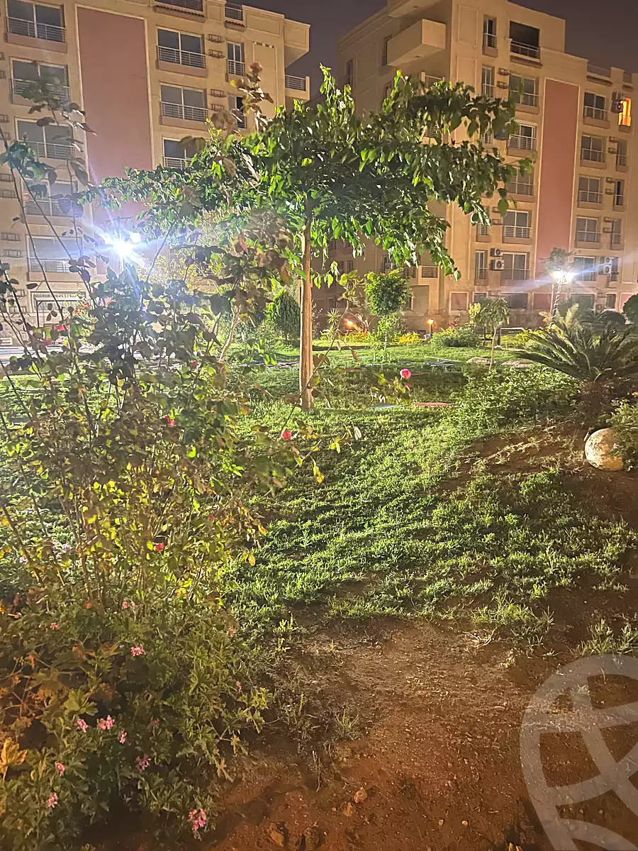 https://aqarmap.com.eg/en/listing/6917133-for-sale-cairo-new-cairo-compounds-zohour-life-compound-2