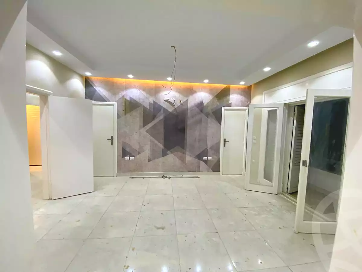 https://aqarmap.com.eg/ar/listing/6938373-for-rent-cairo-downtown-tl-t-hrb