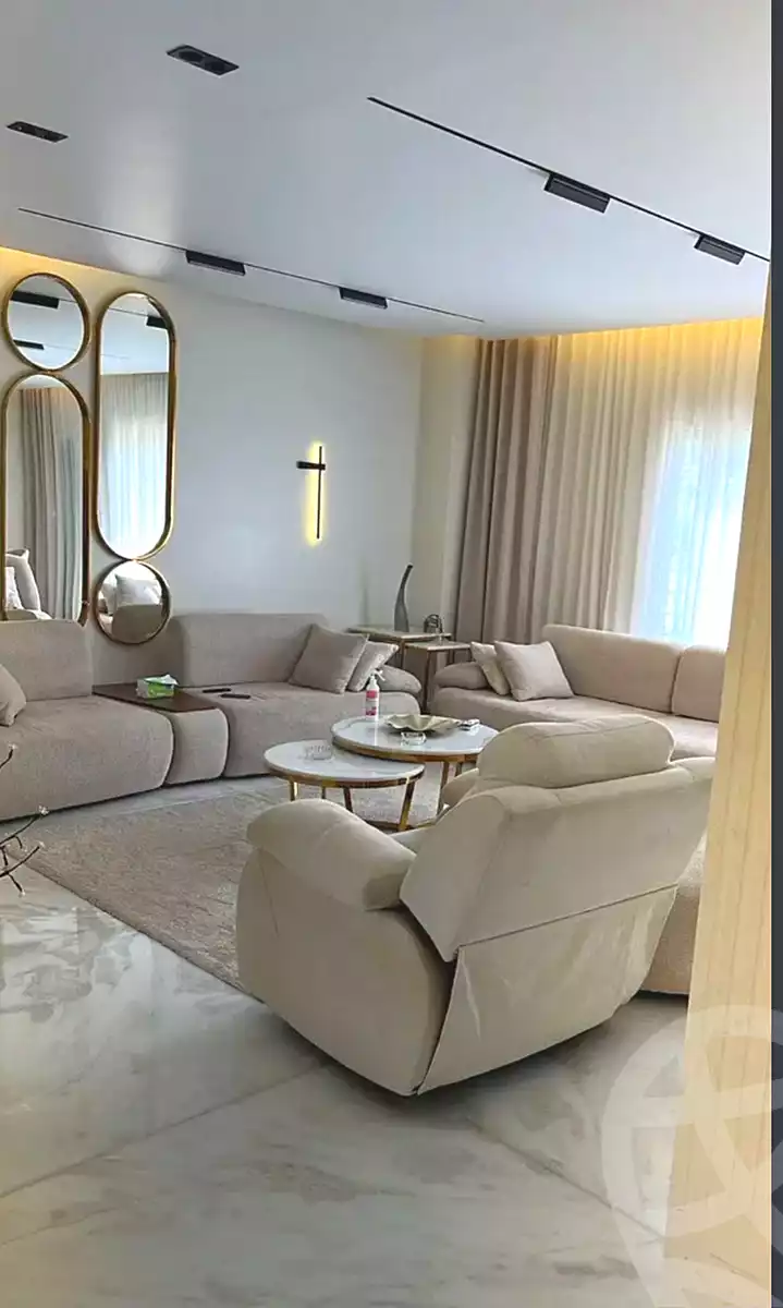 https://aqarmap.com.eg/ar/listing/6939008-for-rent-cairo-new-cairo-compounds-hyde-park-centre-ville-hyde-park