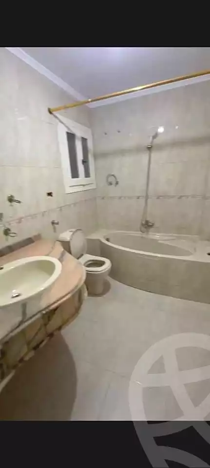 https://aqarmap.com.eg/ar/listing/6947483-for-sale-alexandria-glim-shr-bw-qyr-tryq-lhry
