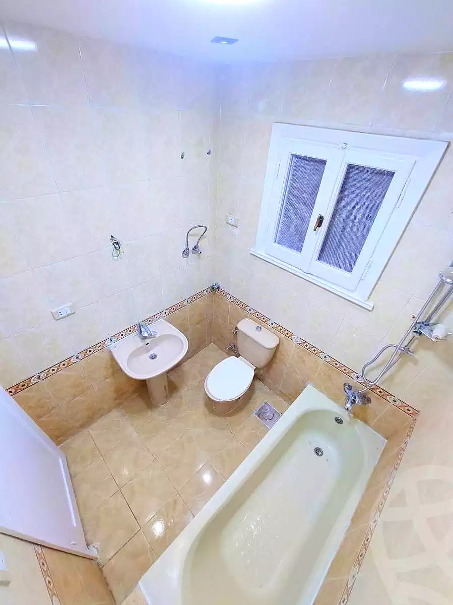 https://aqarmap.com.eg/ar/listing/6947741-for-sale-alexandria-sydy-bshr-sydy-bshr-bhry-shr-khld-bn-lwlyd