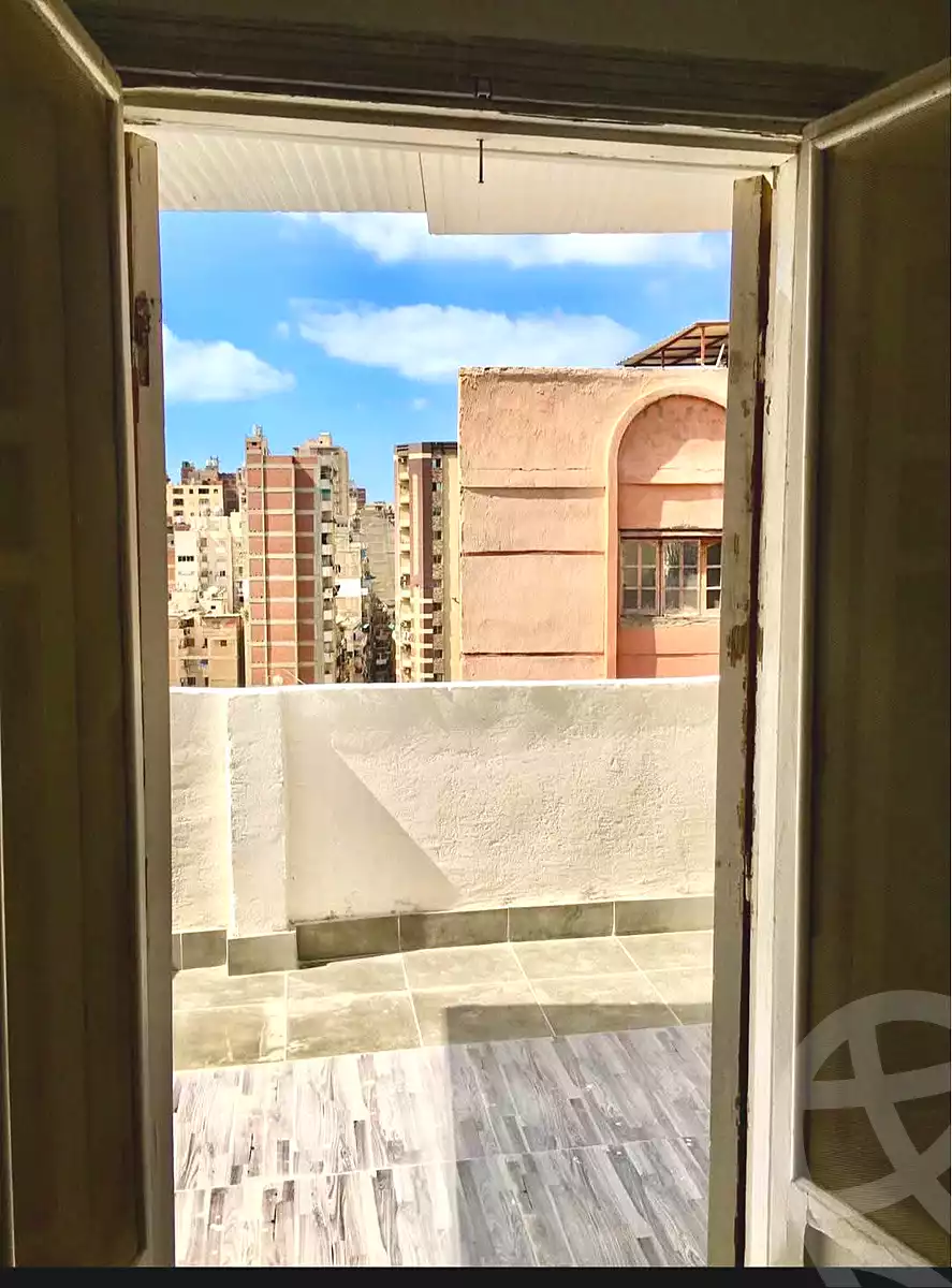 https://aqarmap.com.eg/ar/listing/6948608-for-sale-alexandria-sydy-bshr-sydy-bshr-bhry-gamal-abd-el-nasir-st