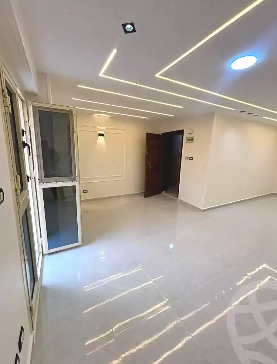 https://aqarmap.com.eg/ar/listing/6949286-for-sale-alexandria-sydy-bshr-sydy-bshr-bhry-amr-el-nogomy-st