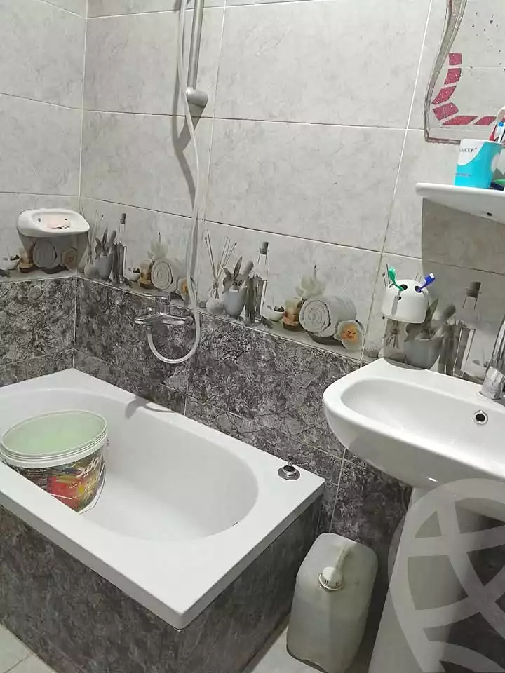 https://aqarmap.com.eg/ar/listing/6950175-for-sale-alexandria-al-agamy-lbytsh-ain-shams-st