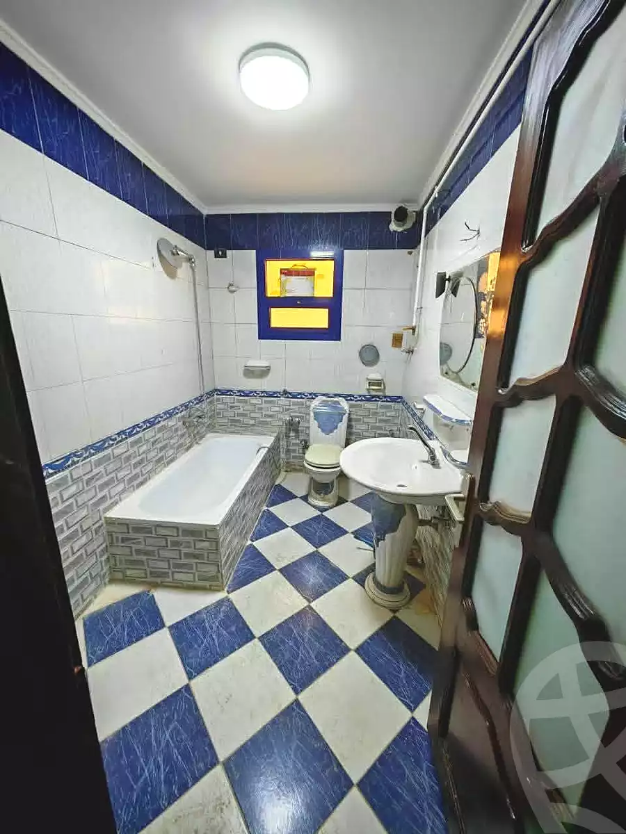 https://aqarmap.com.eg/ar/listing/6950452-for-sale-cairo-helwan-ahmed-enci-st
