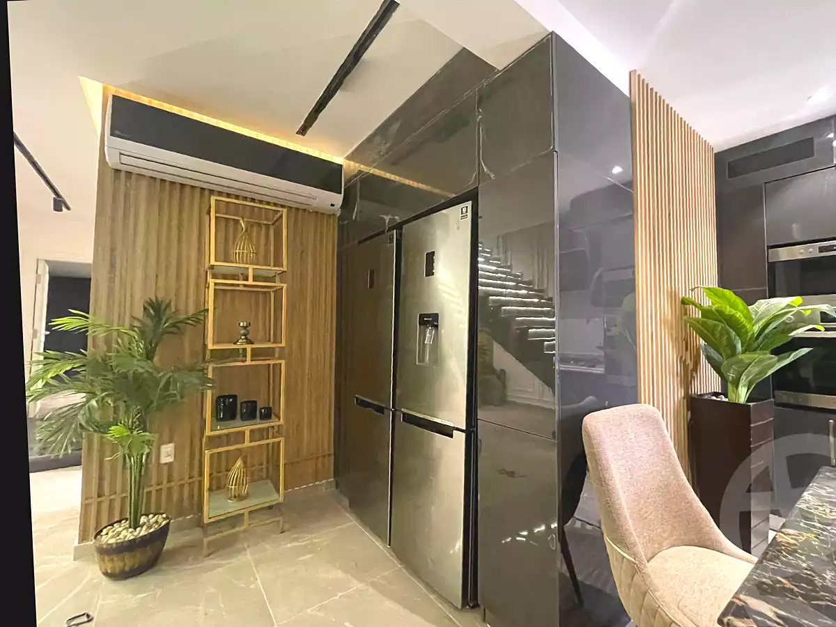 https://aqarmap.com.eg/ar/listing/6951683-for-sale-cairo-new-cairo-compounds-mountain-view-hyde-park